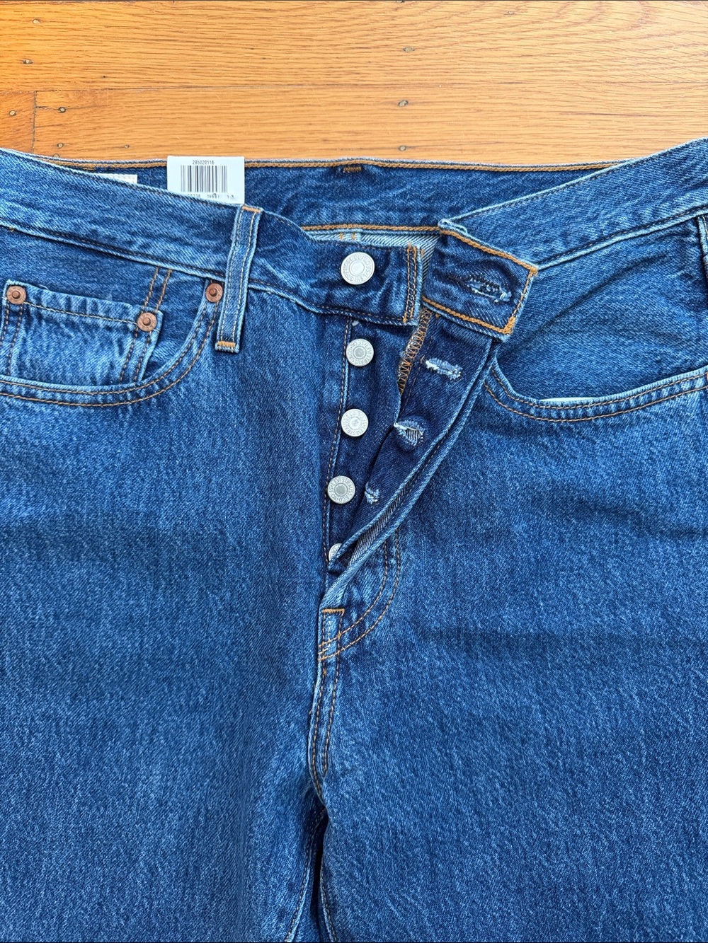 NWT Levi’s 501 High-Rise, Skinny Leg Women's Jeans - Picture 2 of 3